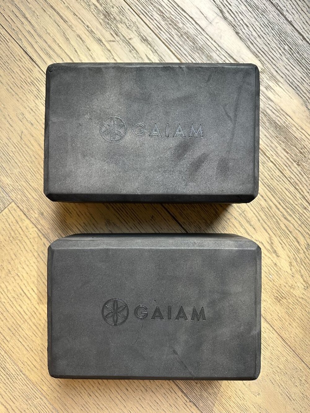 Gaiam Yoga Blocks – Set of 2 – Black